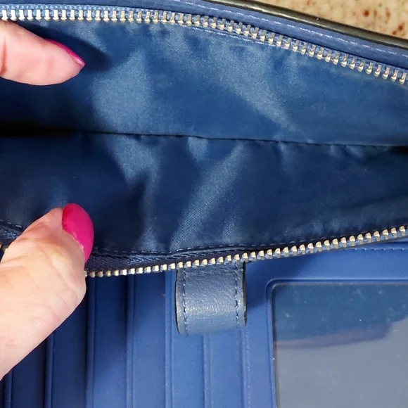 COACH Skinny Wallet in Cobalt Blue Pebbled Leather. - Picture 7 of 8